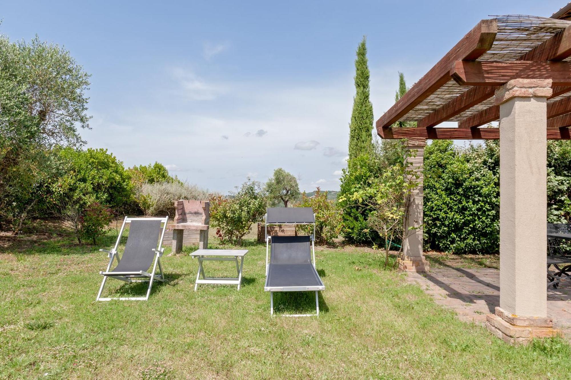 Il Borgo Delle Ville Palaia Exteriör bild