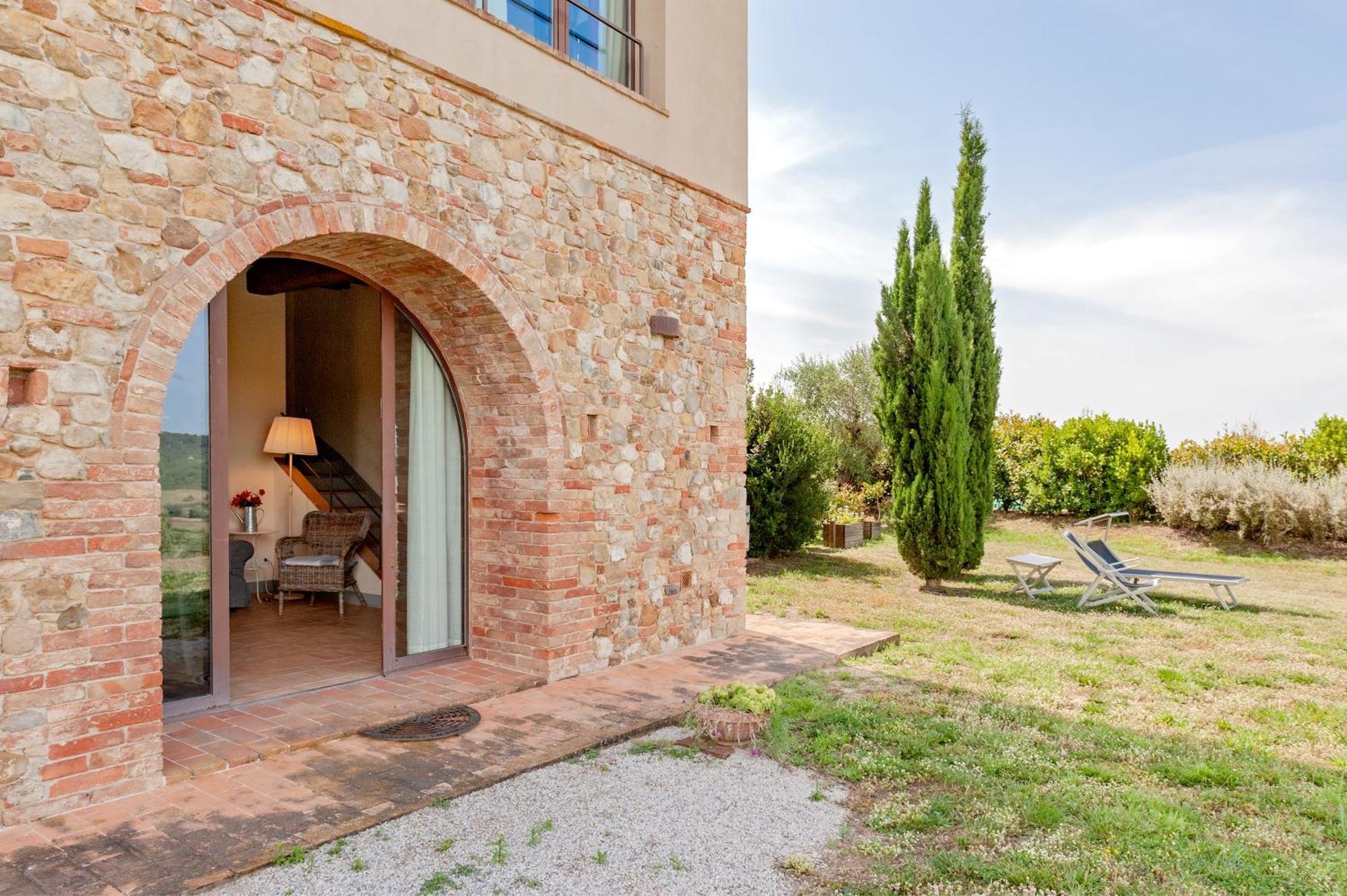 Il Borgo Delle Ville Palaia Exteriör bild
