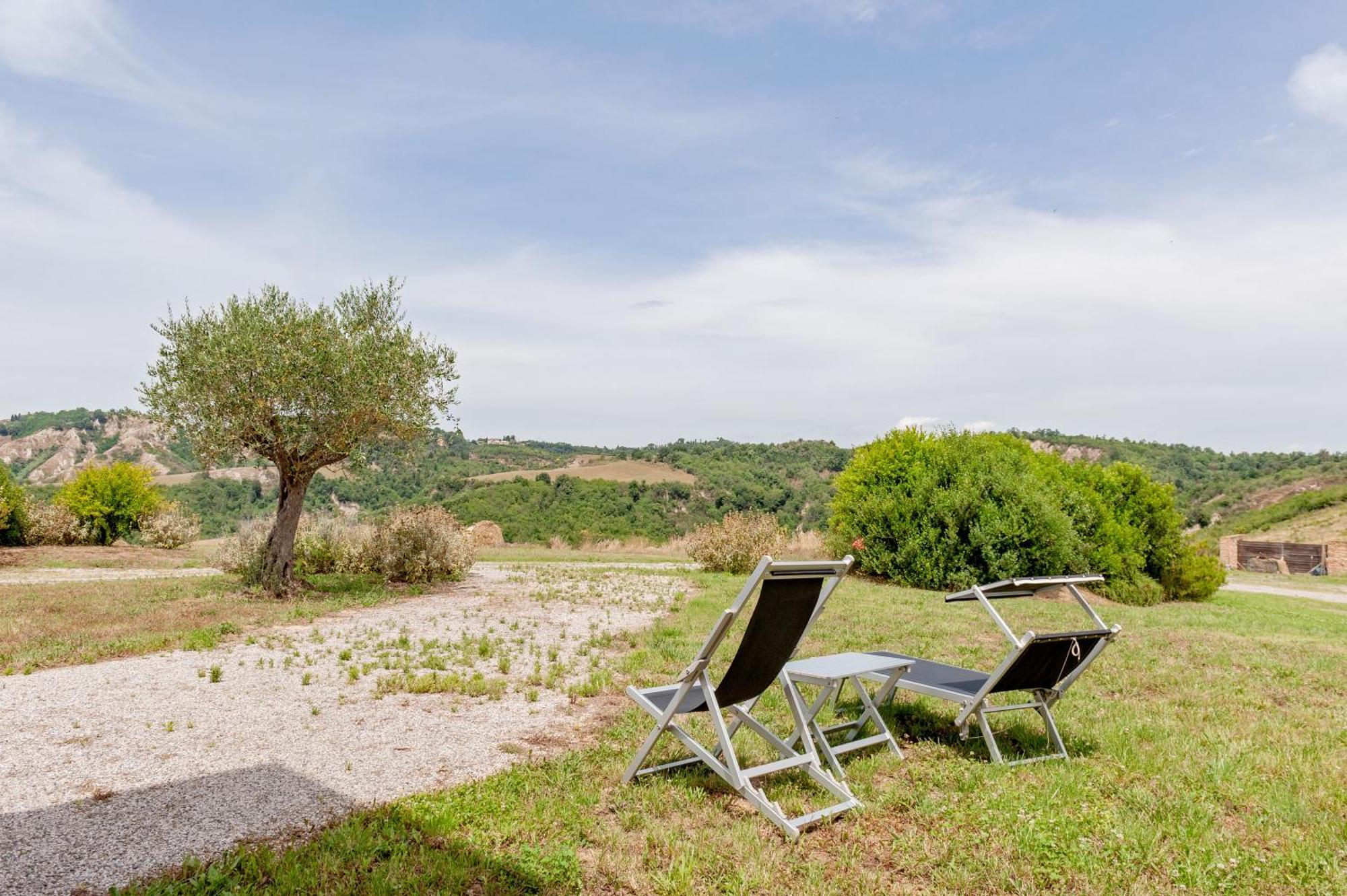 Il Borgo Delle Ville Palaia Exteriör bild