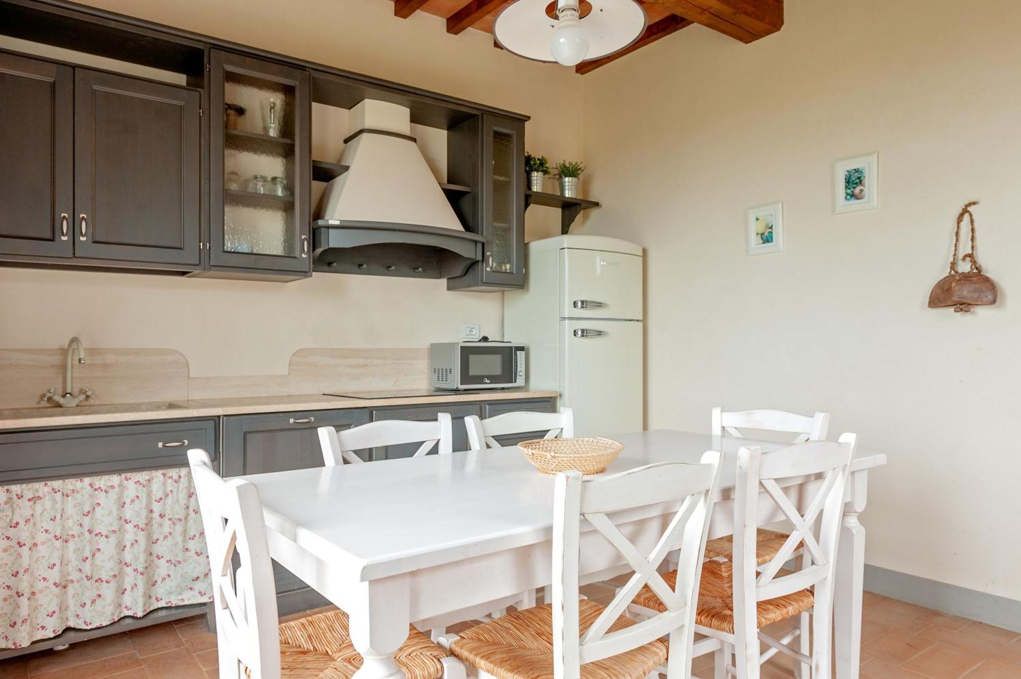 Il Borgo Delle Ville Palaia Exteriör bild