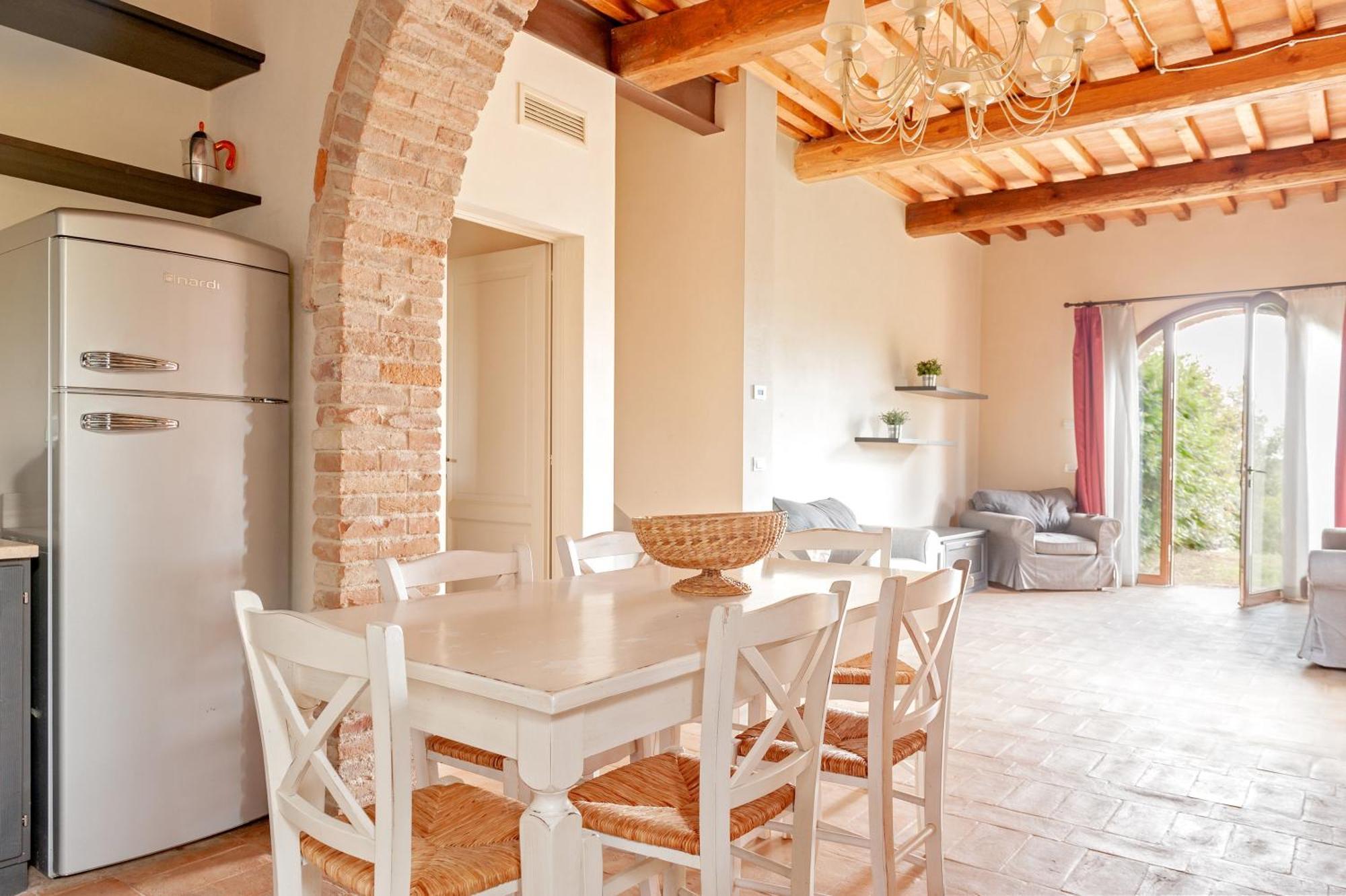 Il Borgo Delle Ville Palaia Exteriör bild