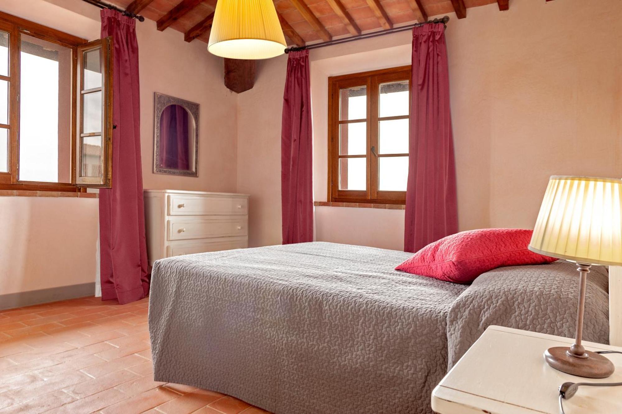 Il Borgo Delle Ville Palaia Exteriör bild