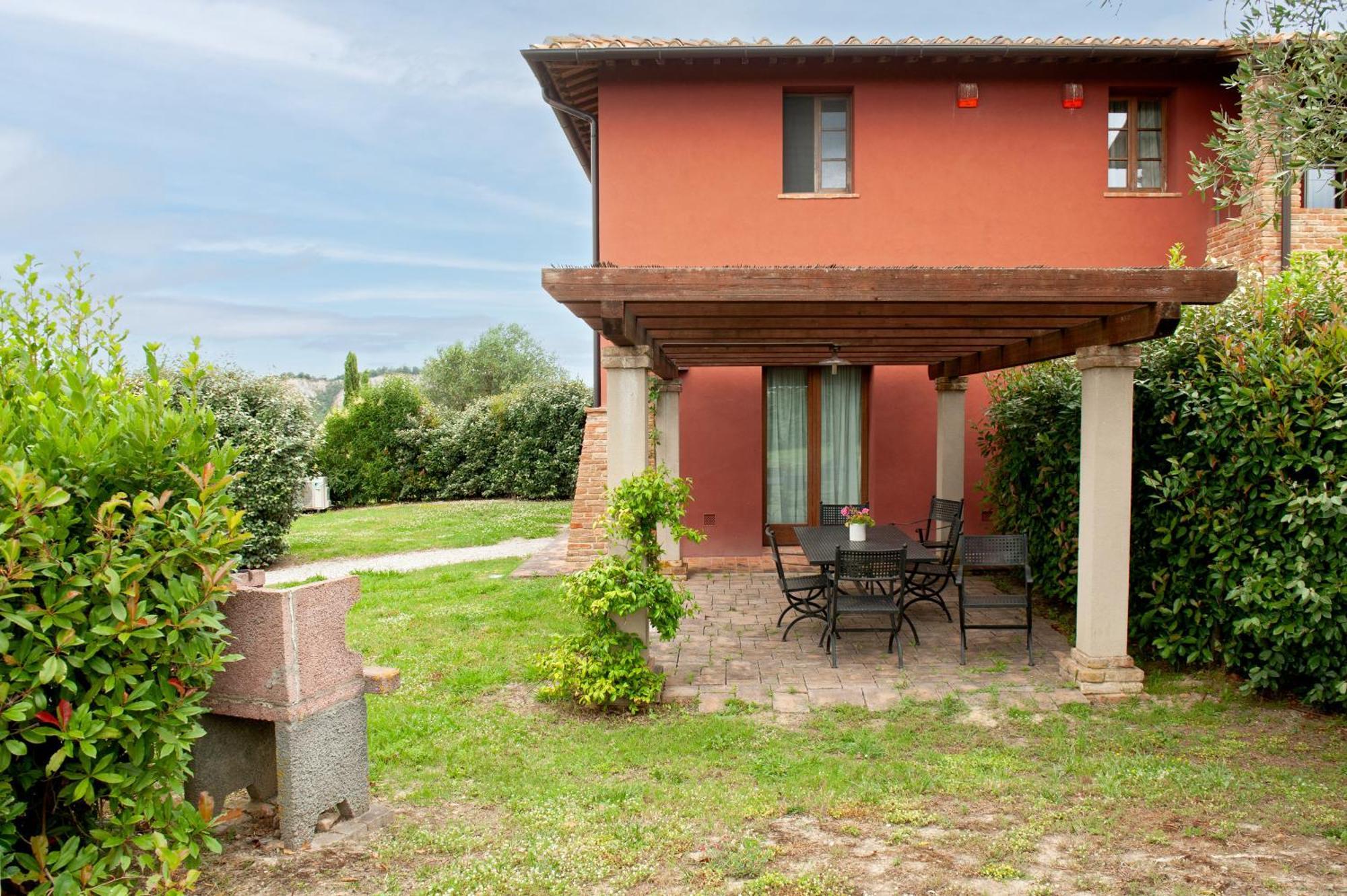 Il Borgo Delle Ville Palaia Exteriör bild
